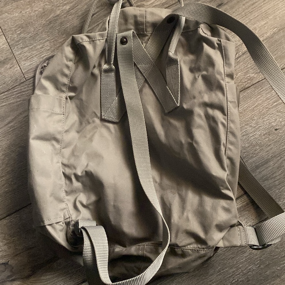 Backpack - Picture 4 of 5